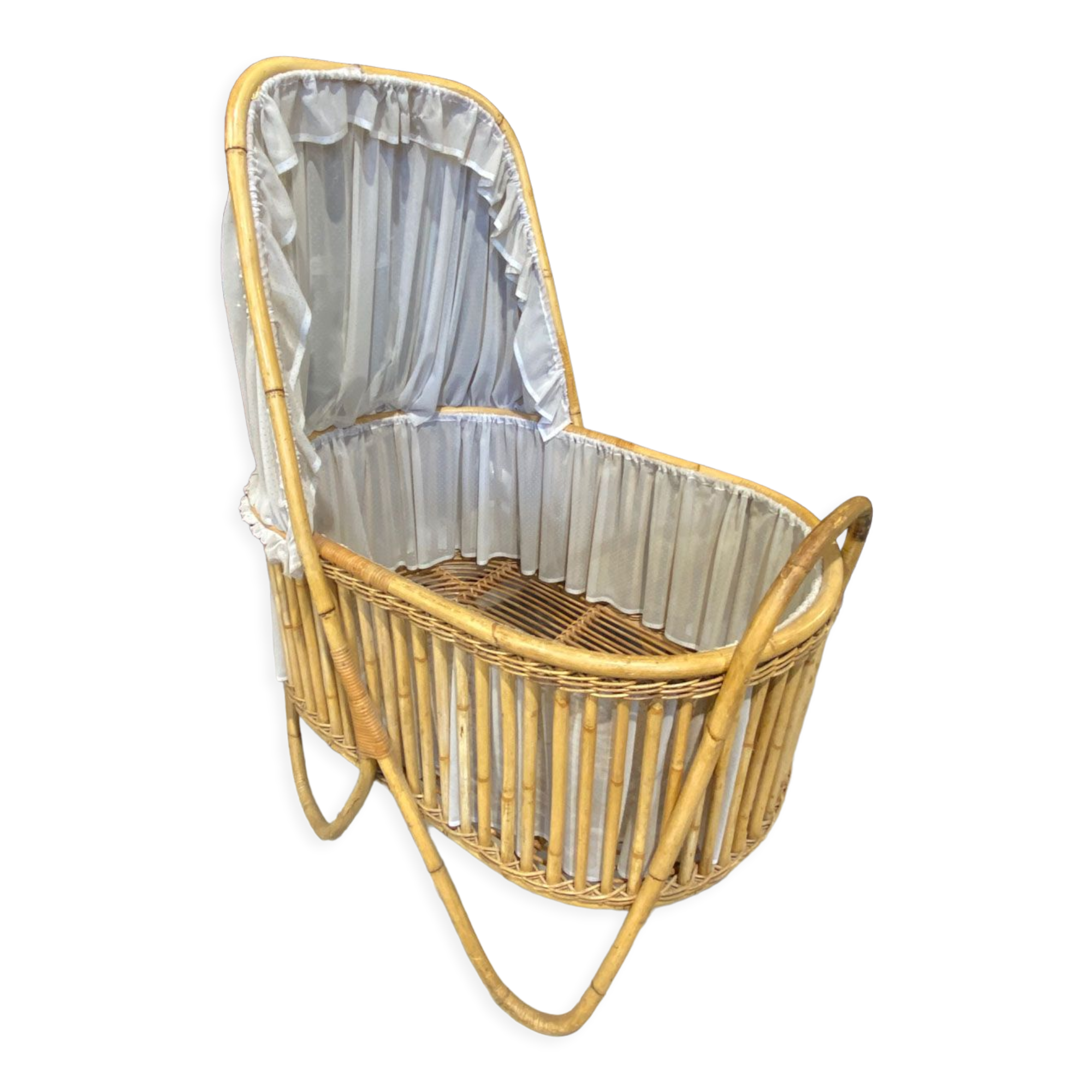 Cradle bed in vintage rattan