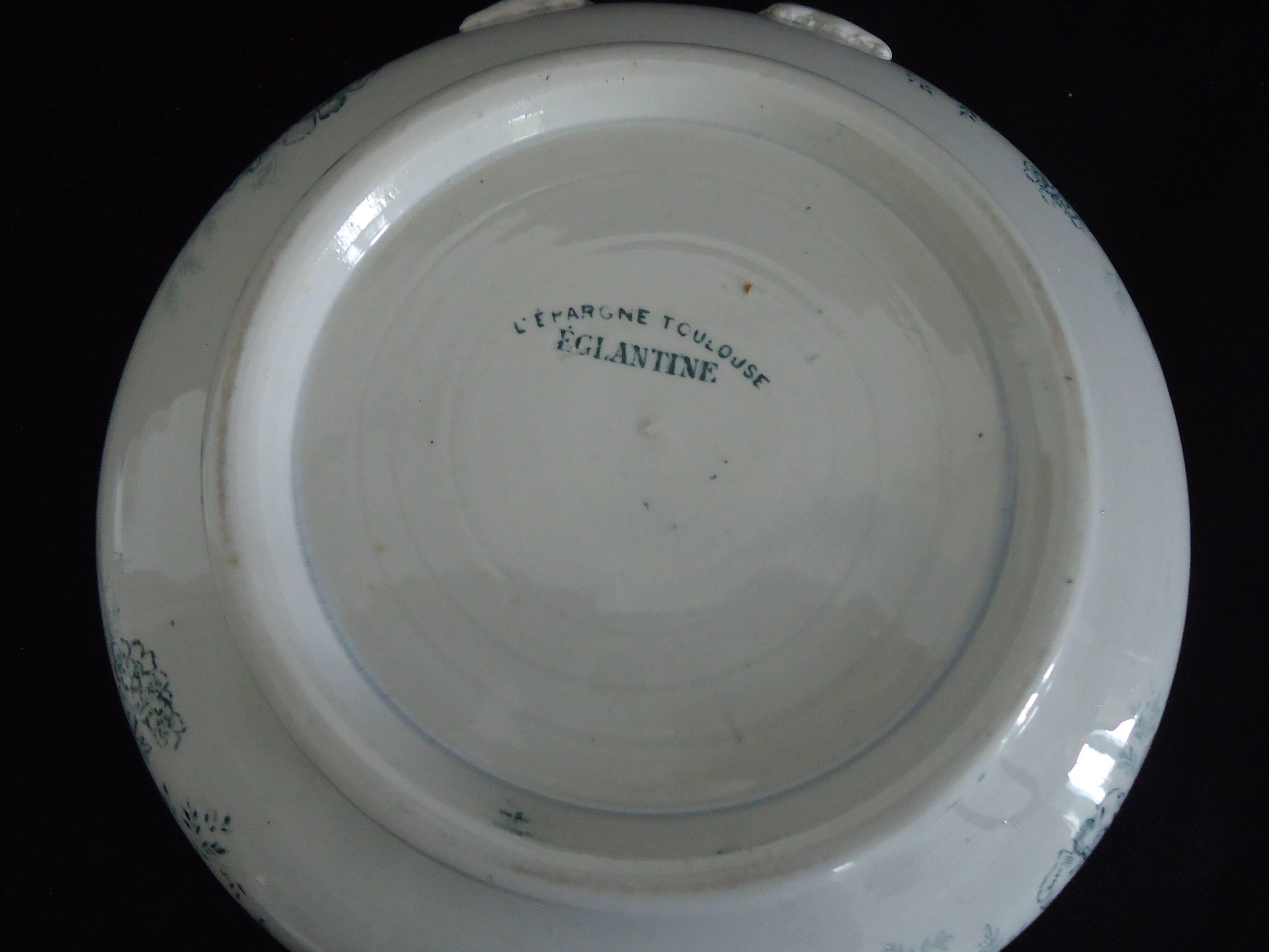 Sarreguemines vegetable soup tureen, “l’epargne toulouse”, eglantine model