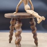 Tripod stool twisted feet