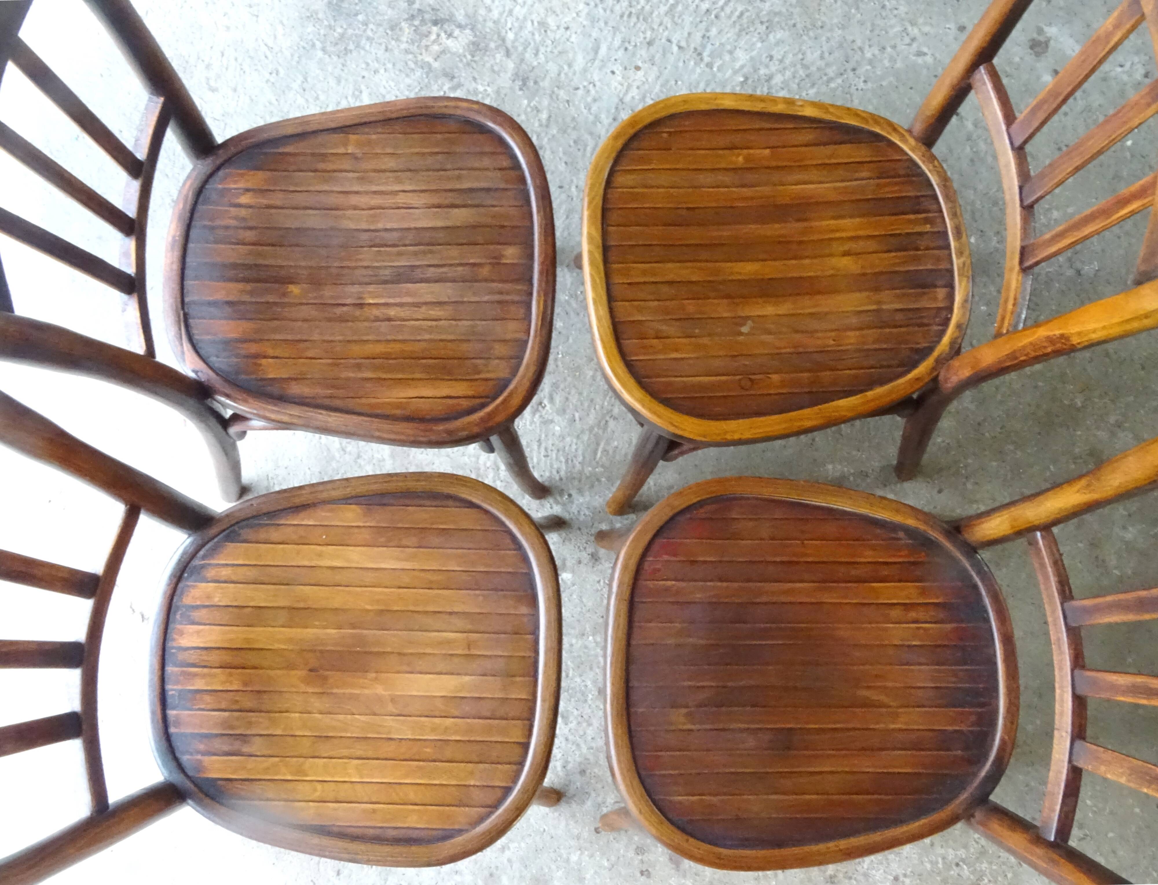 4 chairs Baumann bistrot 1925 sitting wood, "patina bistro of the corner"