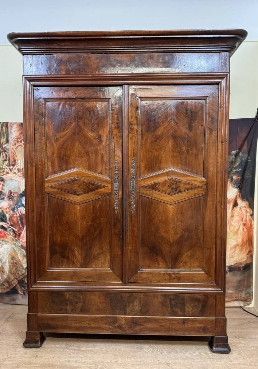 Armoire Bourguignonne En Noyer Massif