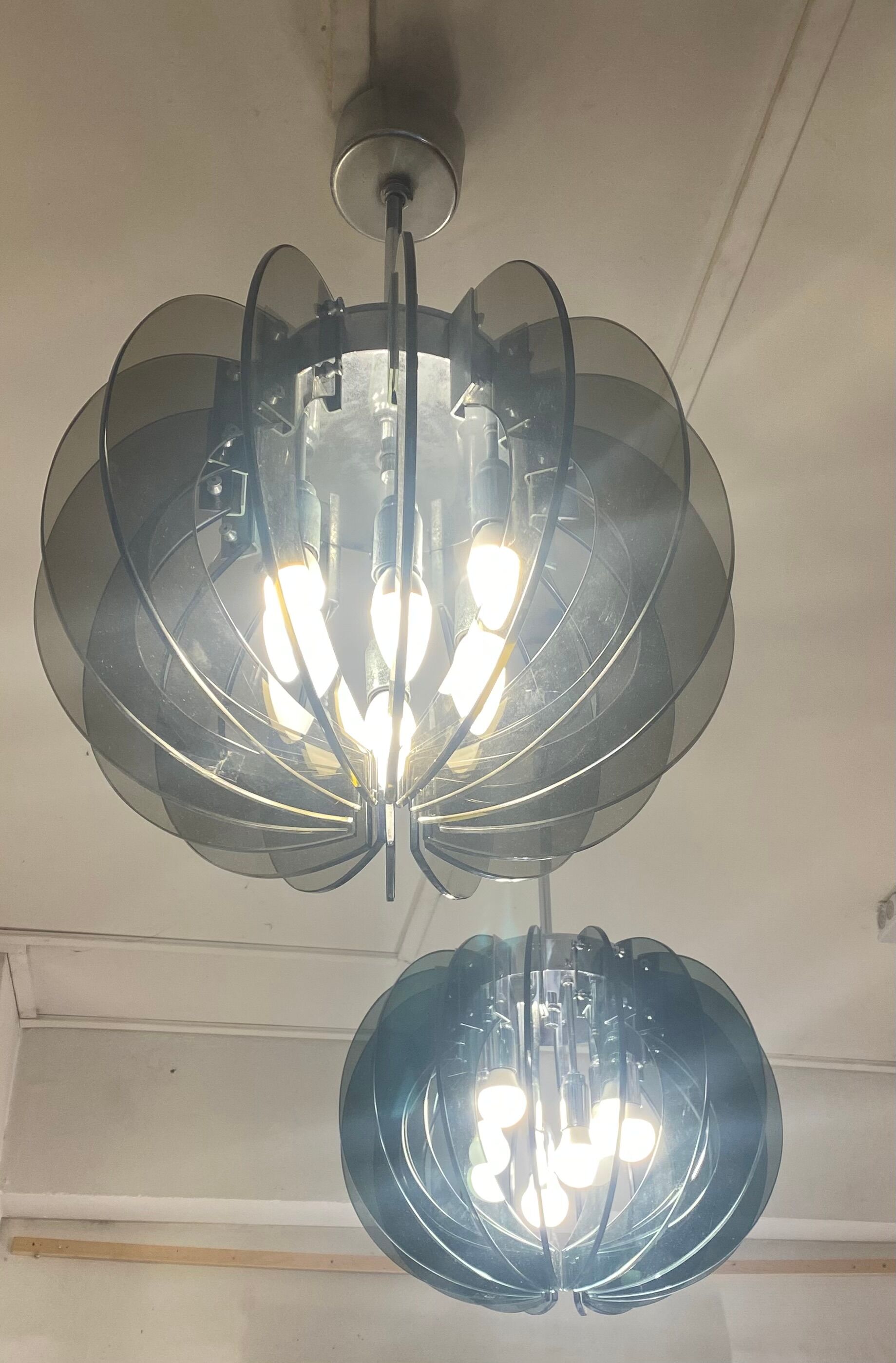 Pair of smoked glass suspensions - 70s