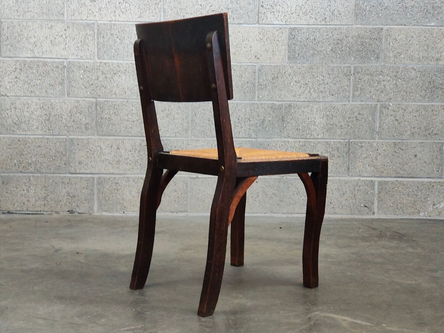 Suite of 6 chairs brutalist style straw and solid oak