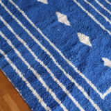 Klein blue and white Moroccan Berber rug