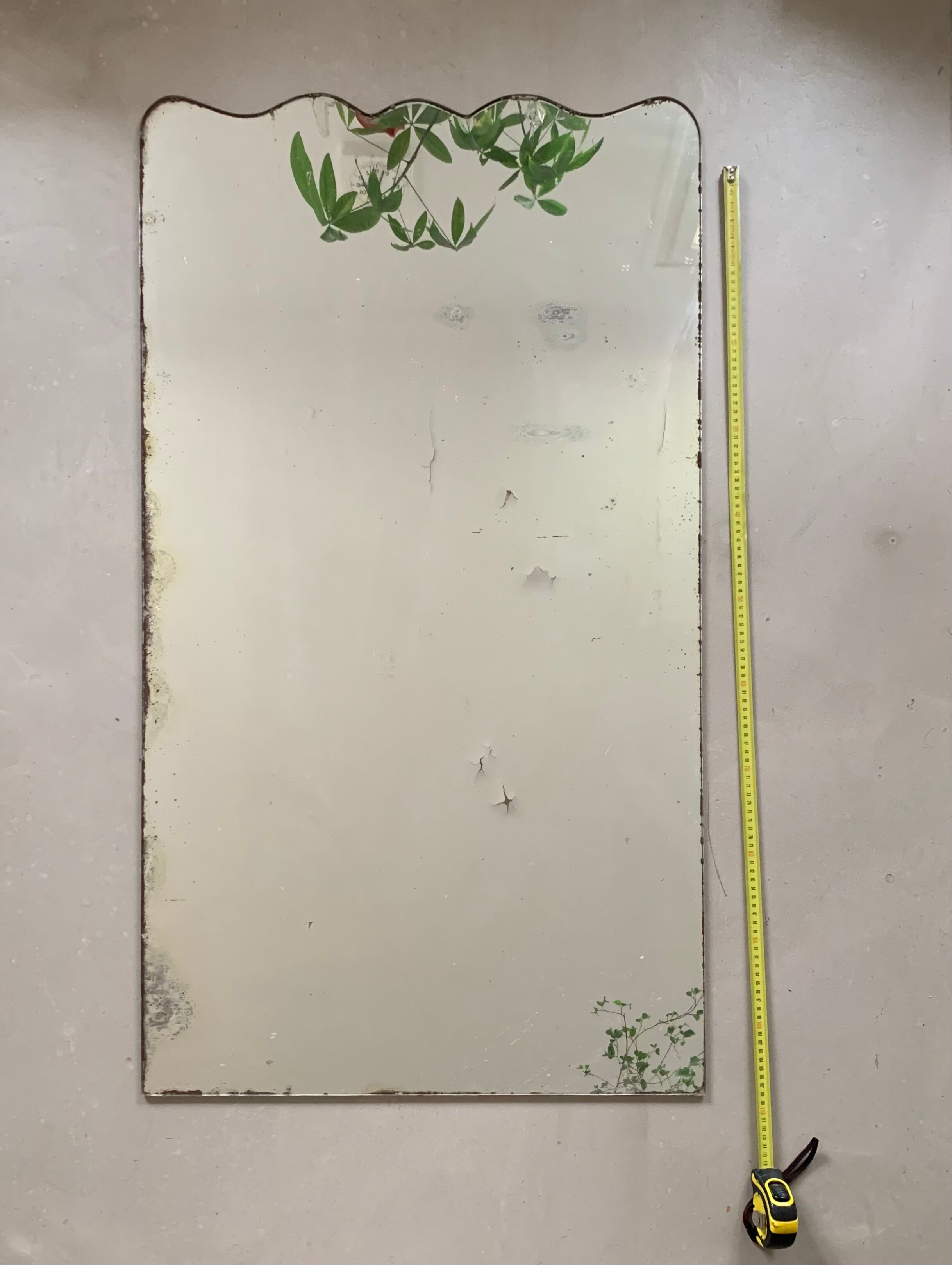 Miroir ancien piqué