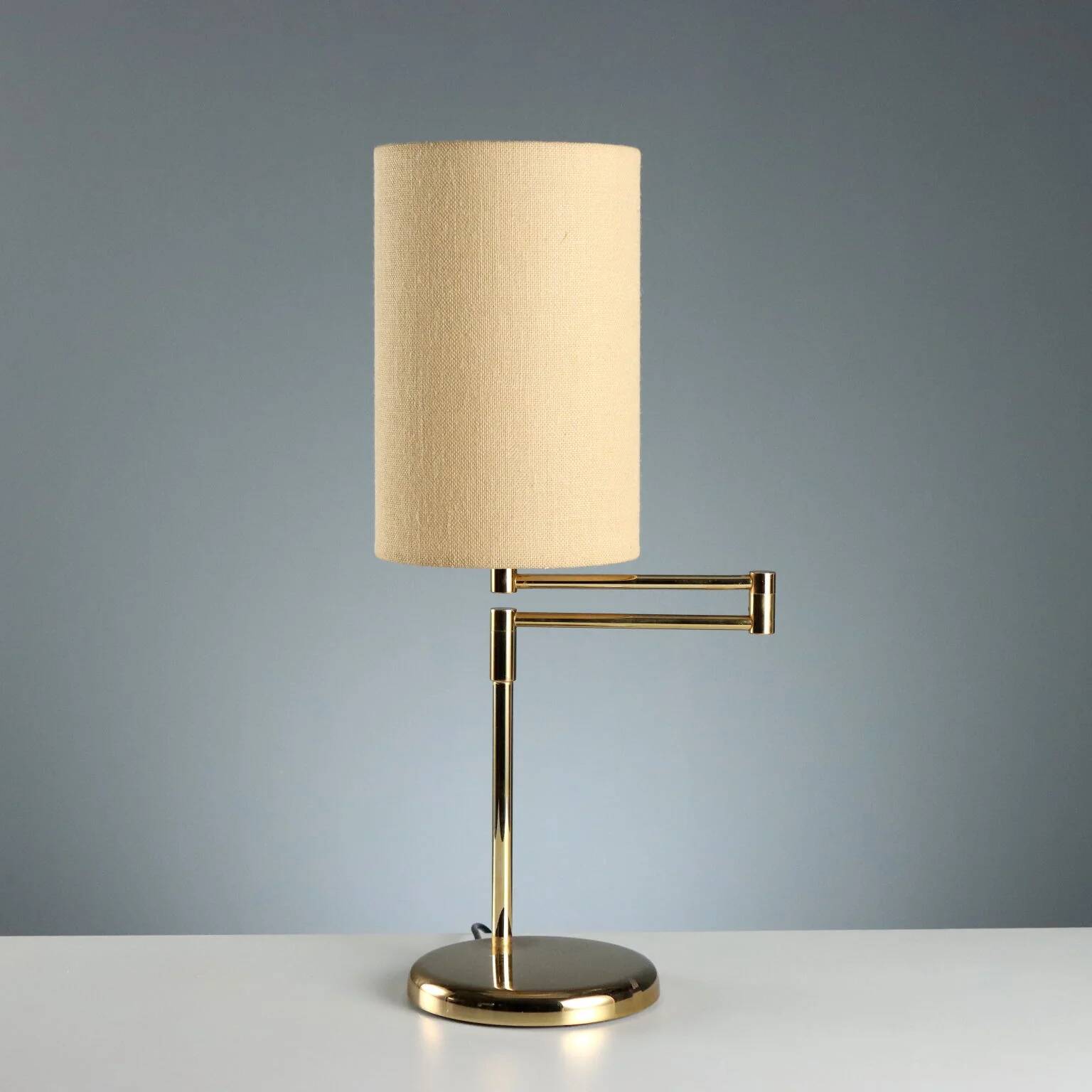 Vintage table lamp in metal and fabric, Italian design, 1980s.