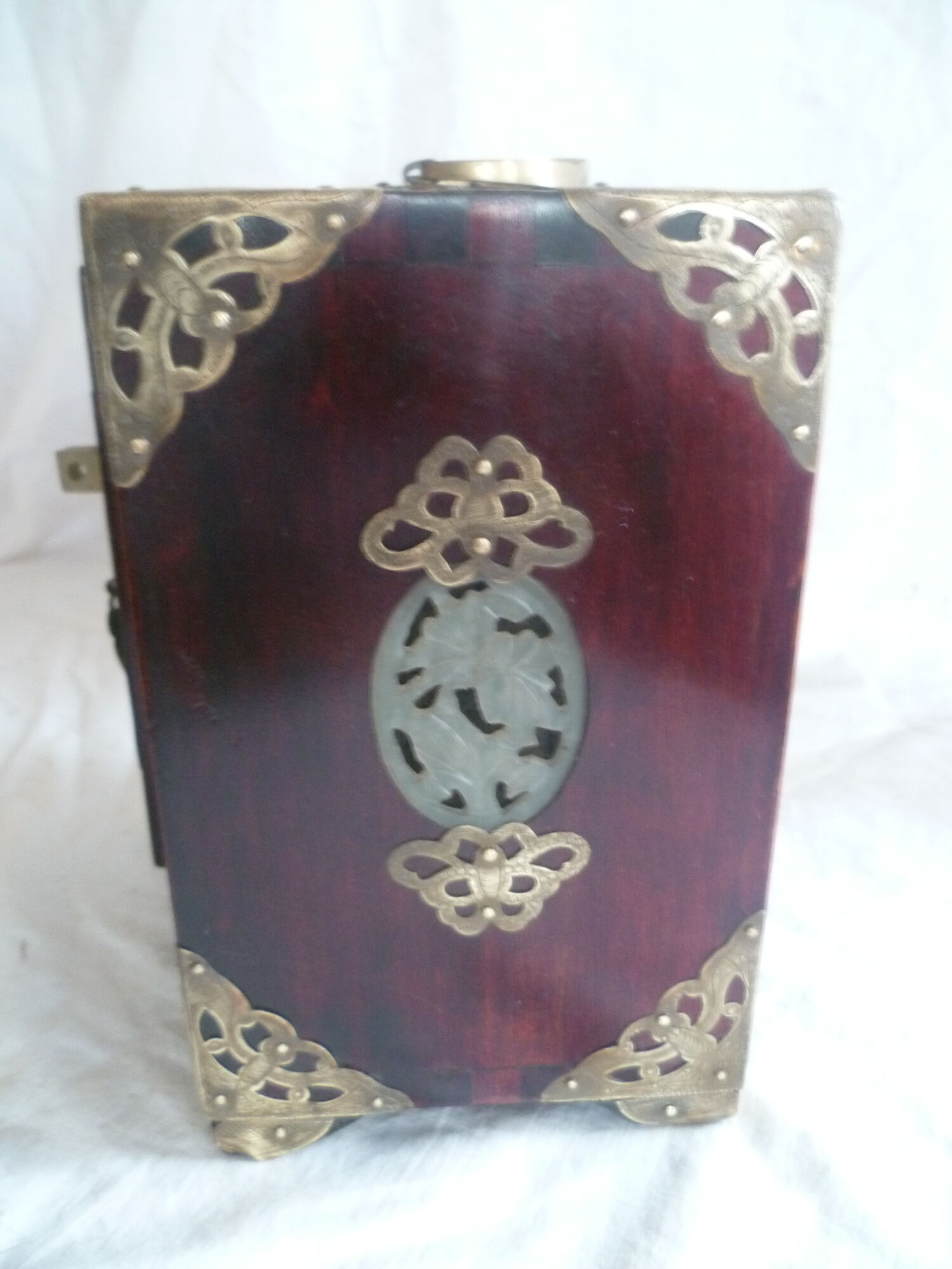 Mother-of-pearl wood jewelry box & chinoiserie brass