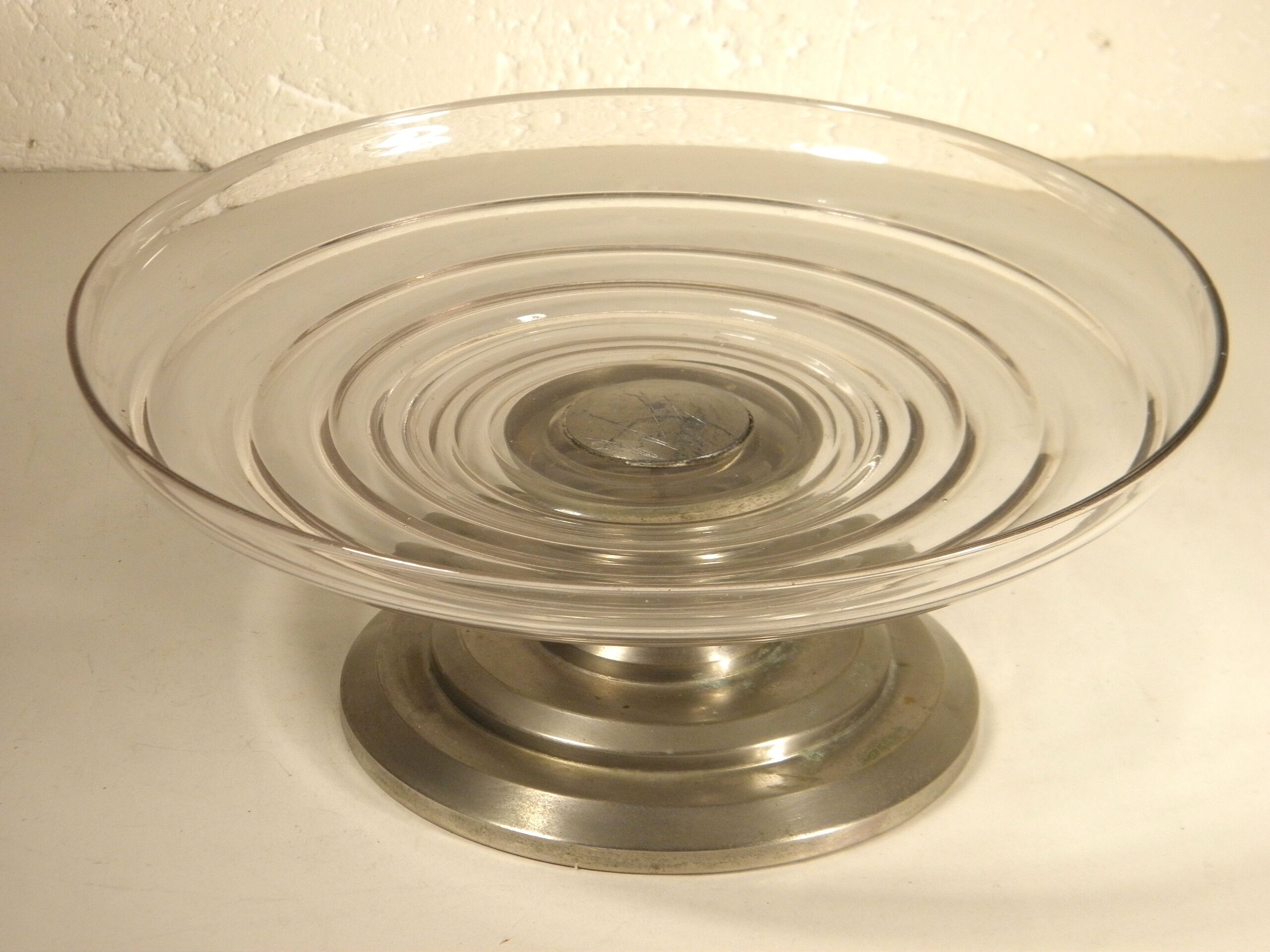 Art deco cup in glass and metal