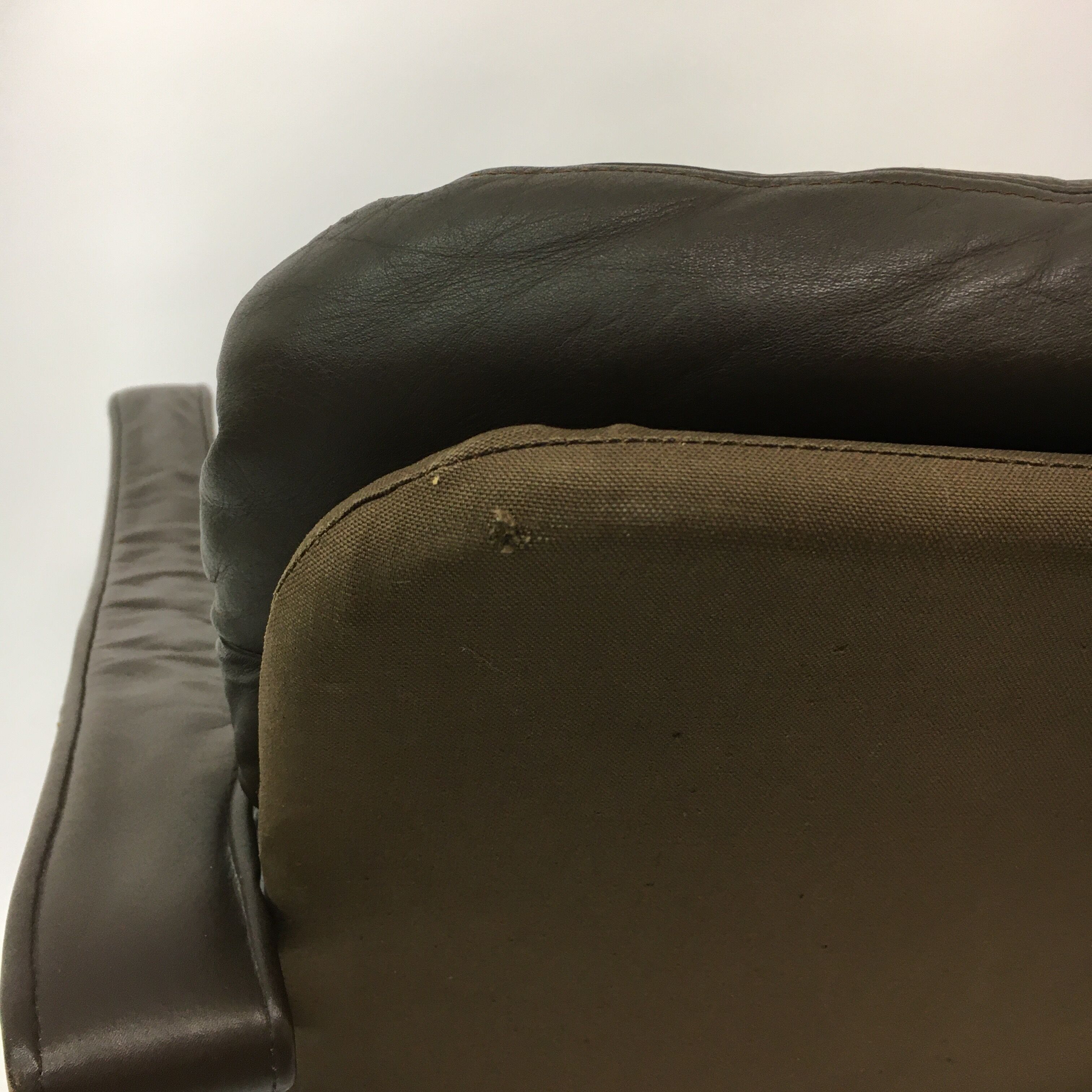 Mid-century safari lounge chair design by Oy Bj Dahlqvist ab, Finland, 1970s
