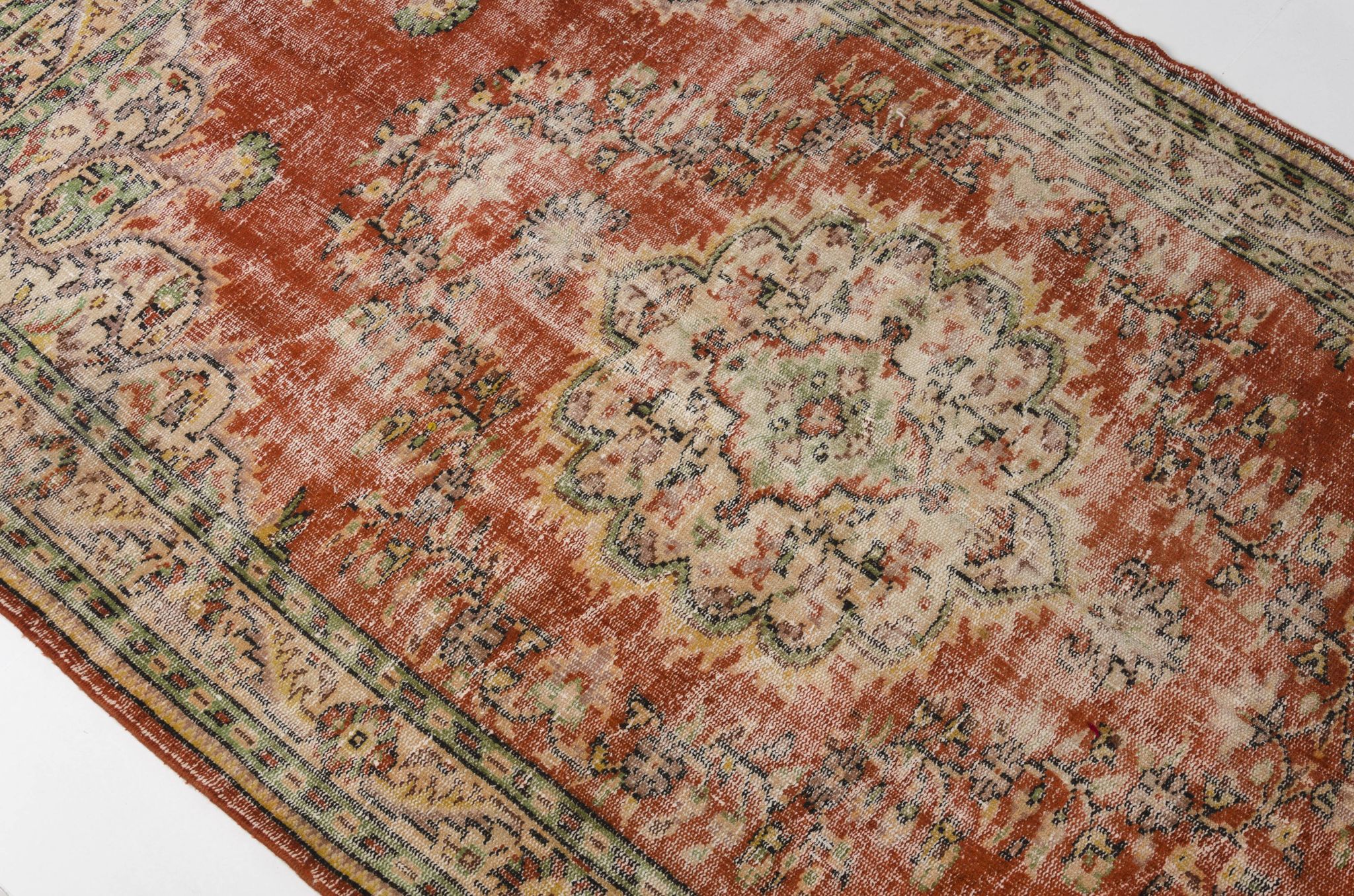 Tapis vintage en laine turque anatolienne