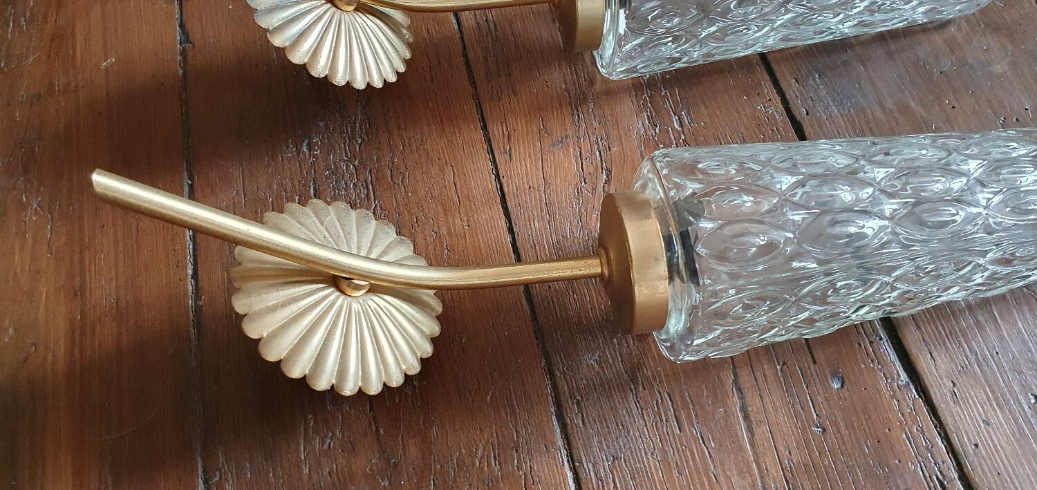 Pair of tulips and rosette wall lamp