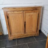 Old 2-door fir sideboard, 104×31cms