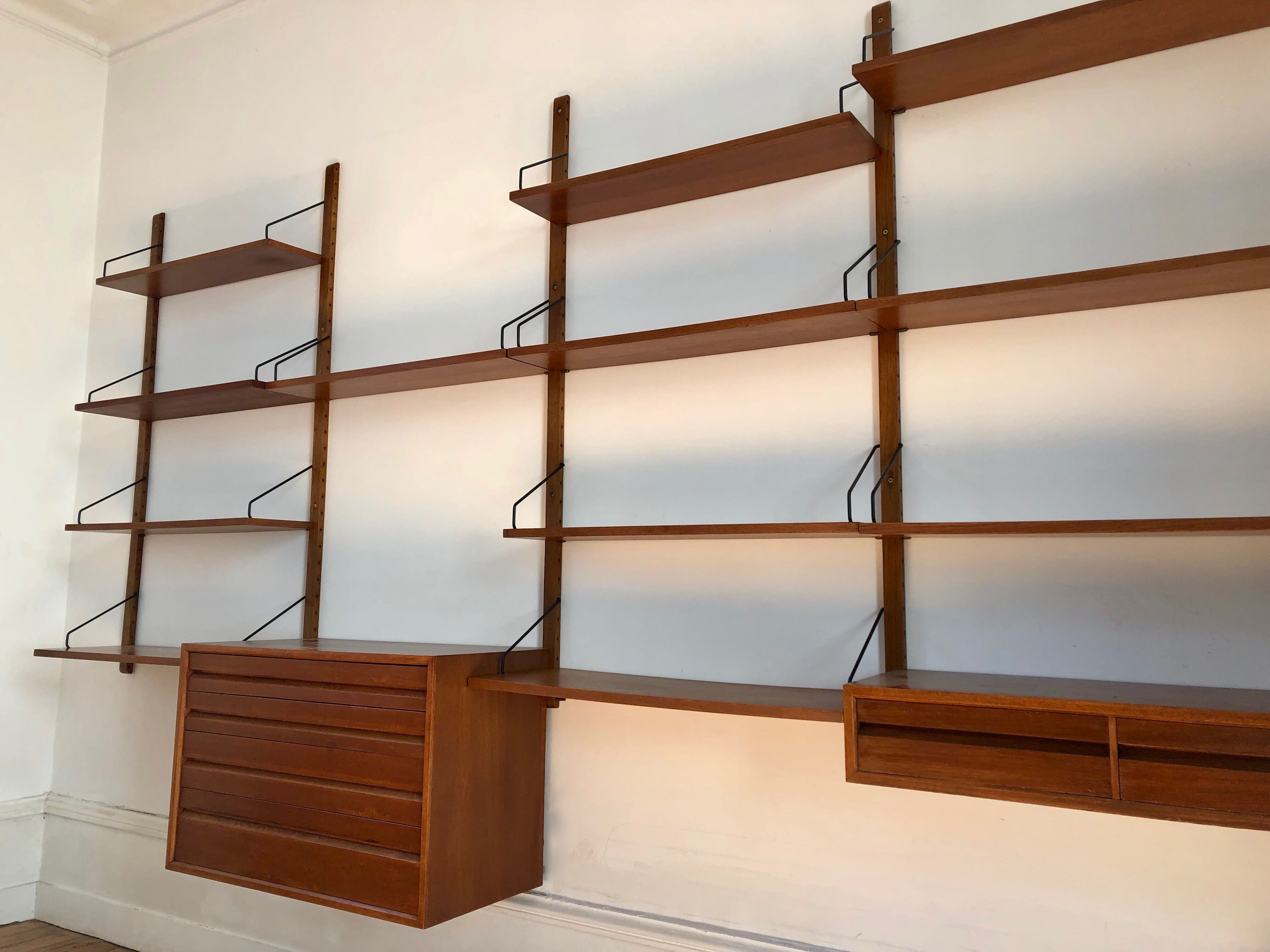Scandinavian teak wall system "Royal system" Poul Cadovius