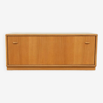 1980s Dresser