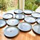 Set de 10 assiettes plates en grès bleu lavande