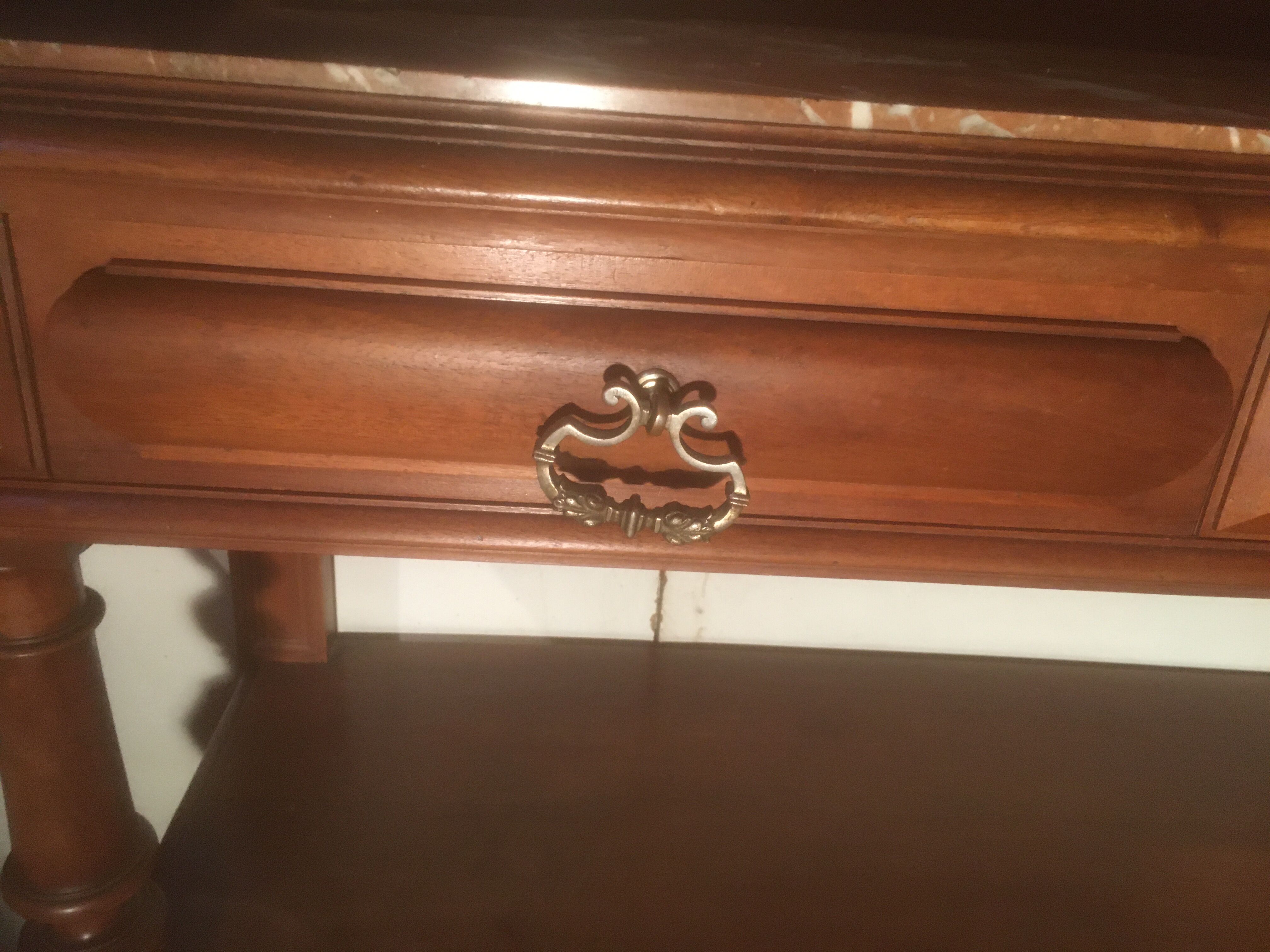 Service Henri ll in walnut, marble top