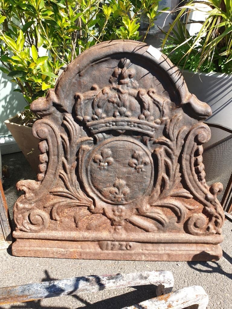 Fireplace contrecoeur 1720 with 3 crowned fleurs-de-lys