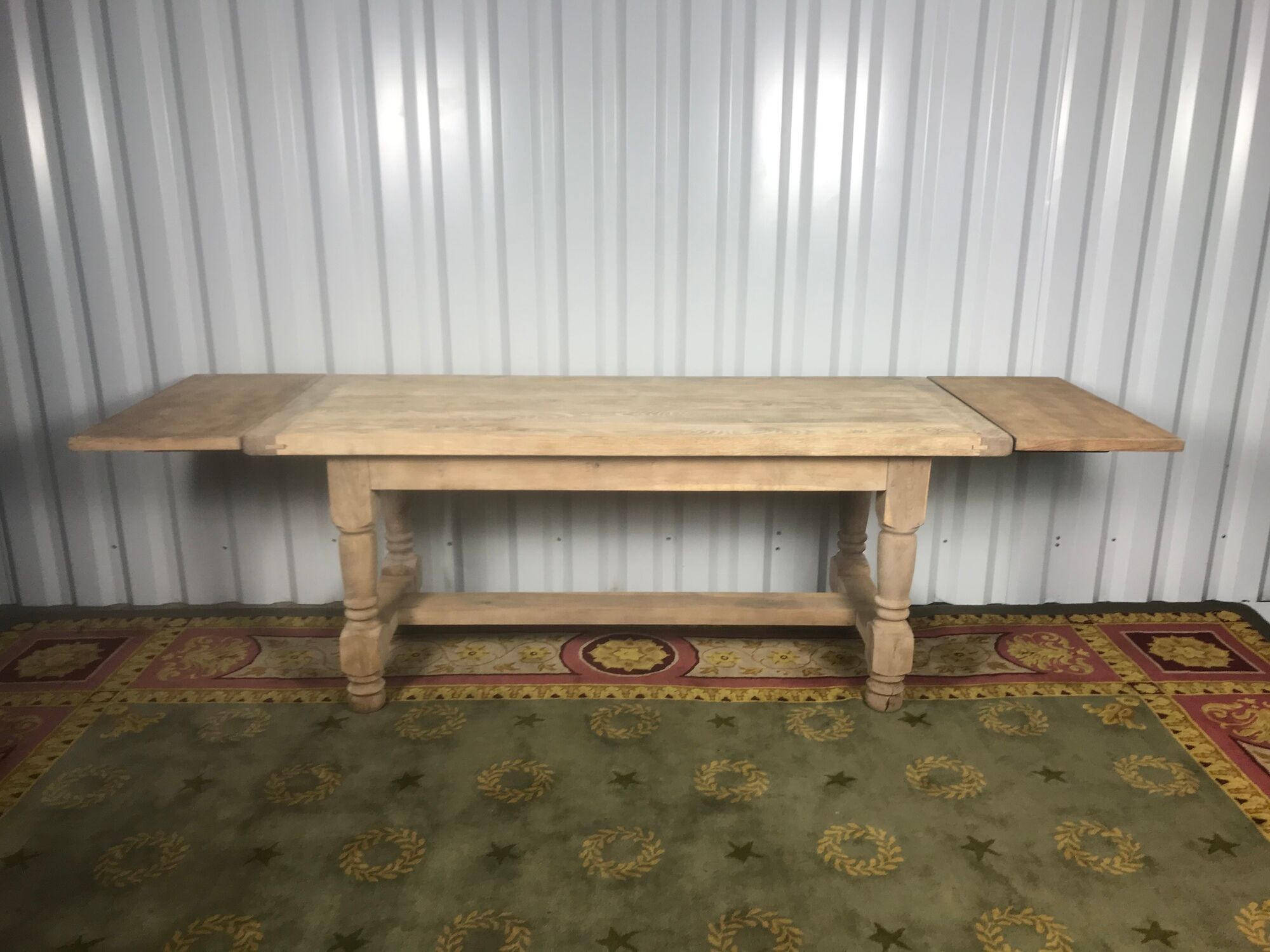 Solid oak farm table with turned feet & 2 elongated aero gum