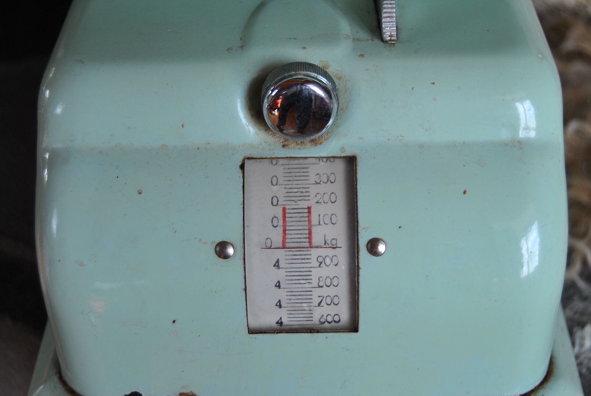 Household scale in water green metal Perca 50s