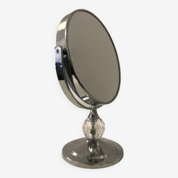 Magnificent retro mirror with magnifying effect