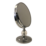 Magnificent retro mirror with magnifying effect