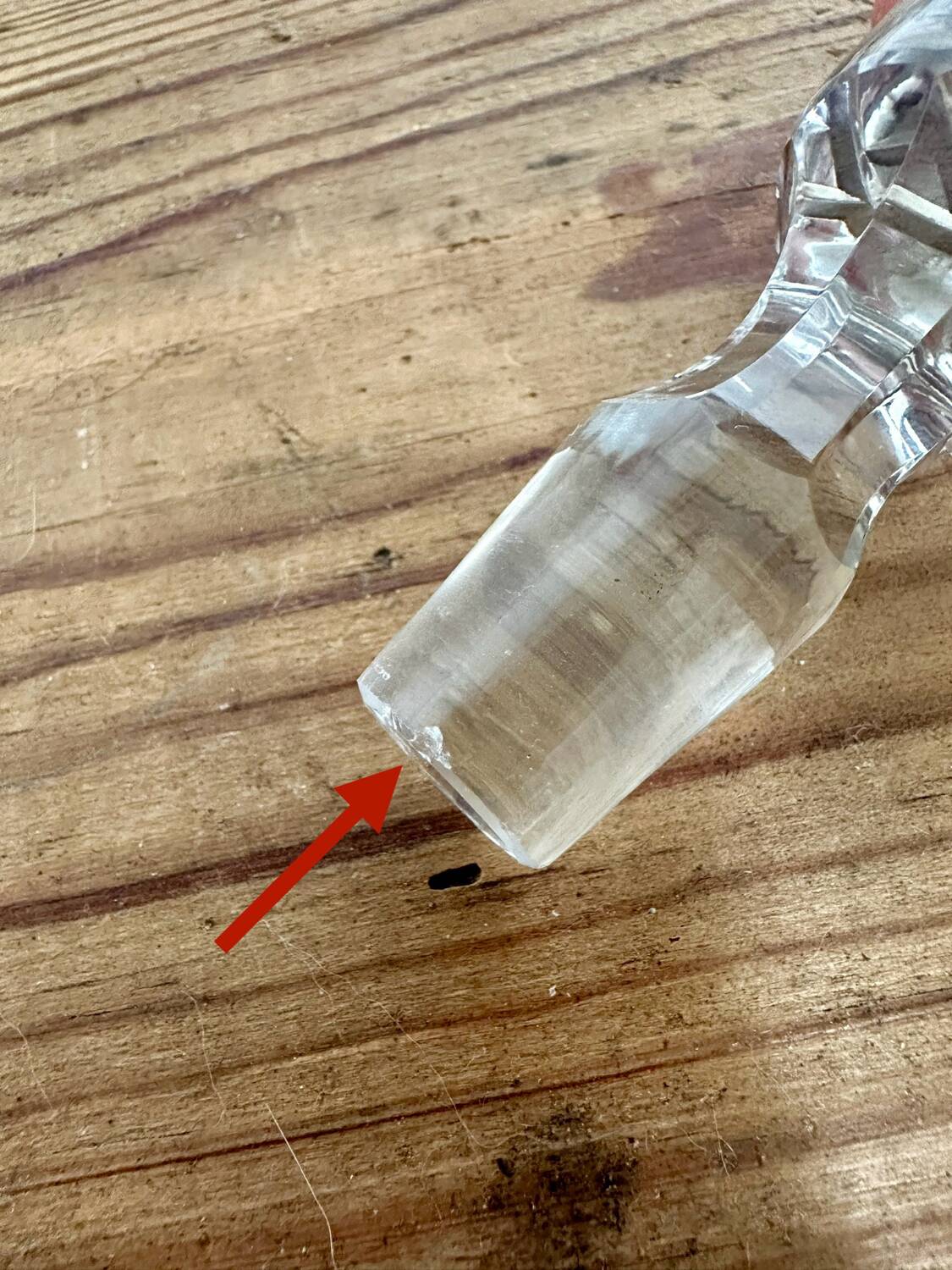 Small carafe and its chiseled glass stopper