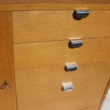 Oak chest of drawers