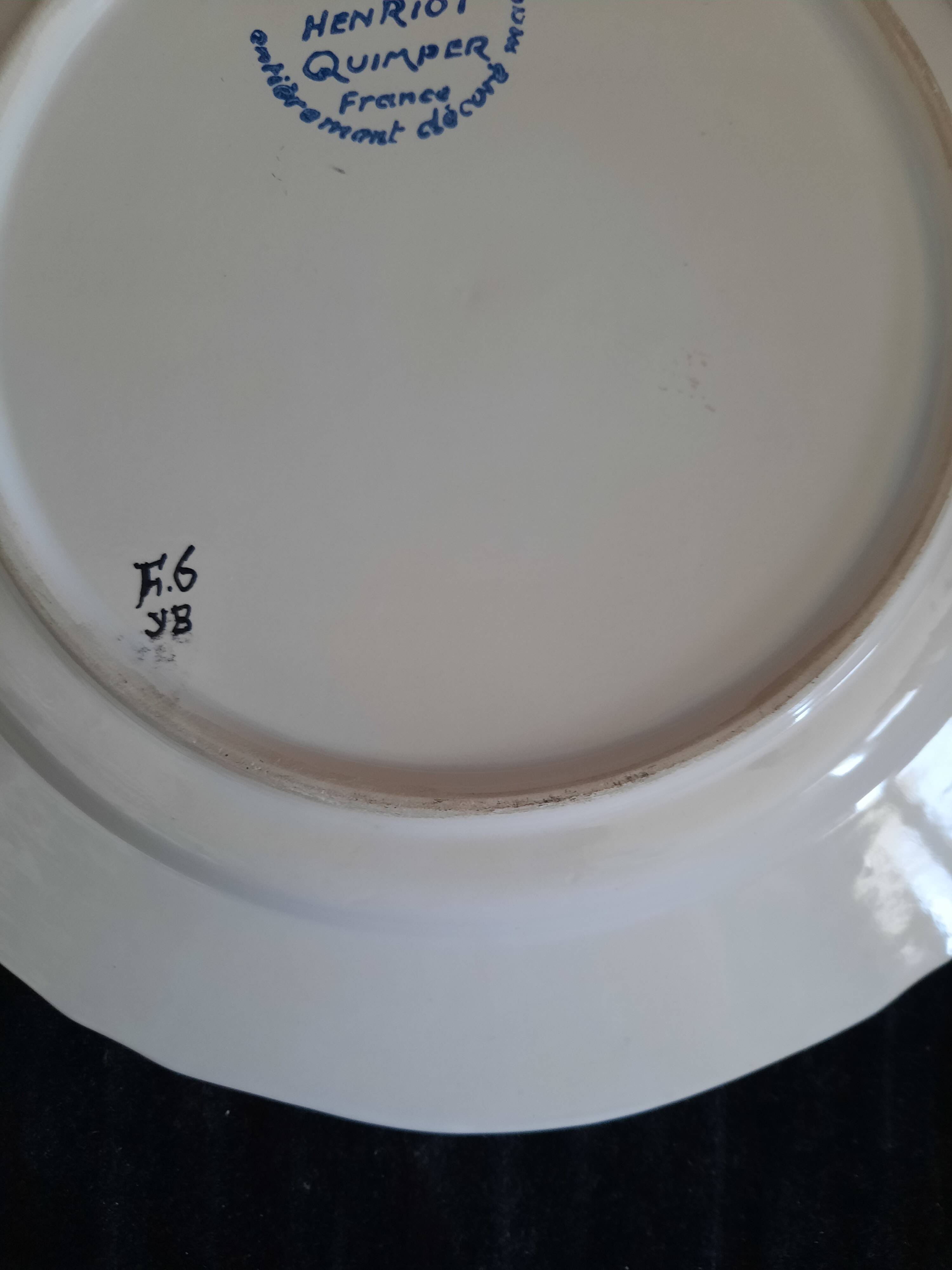 Old flat plate faience henriot quimper basket of flowers decor