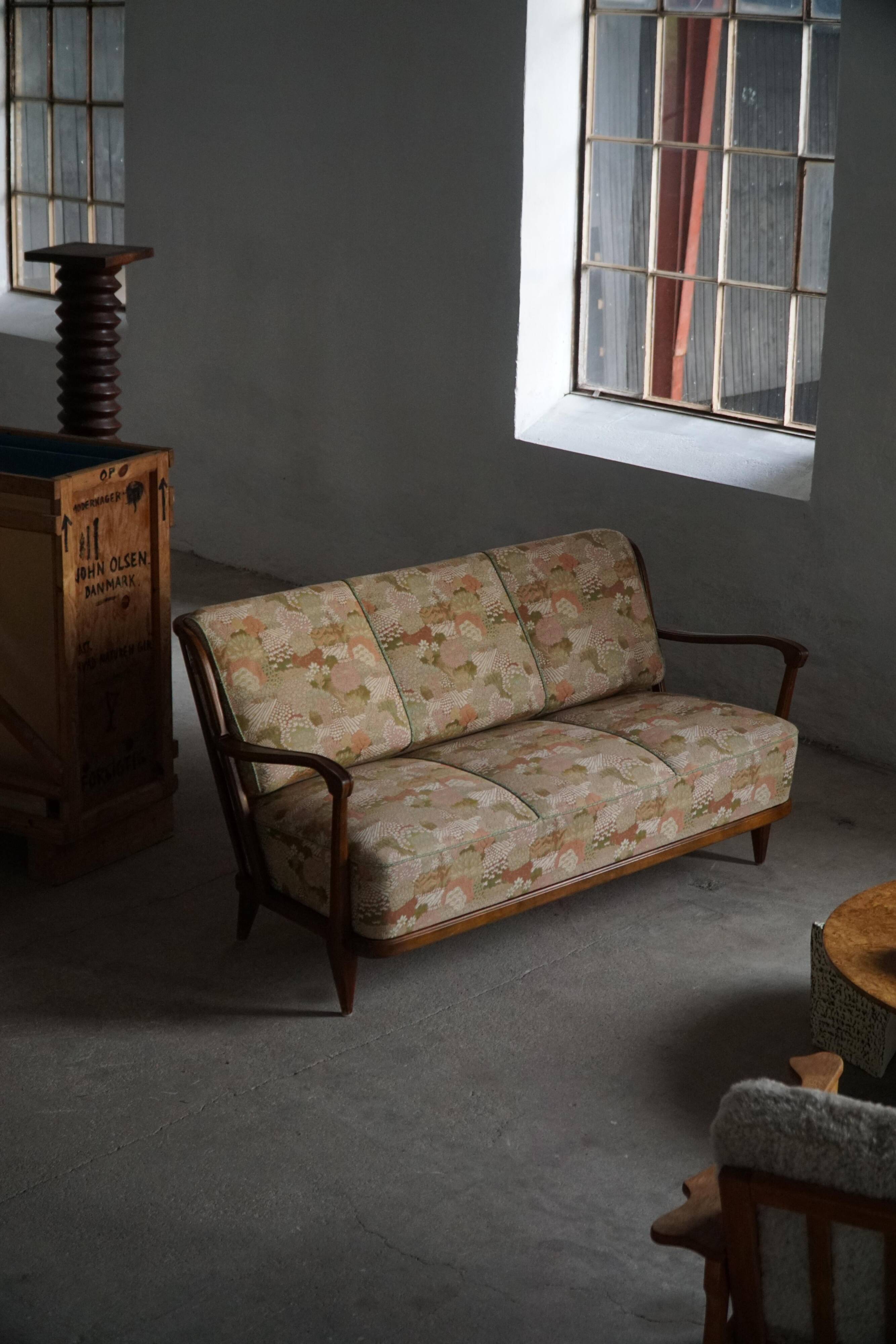 Svante Skogh, freestanding canapé in floral fabric, modern Swedish, 1940s