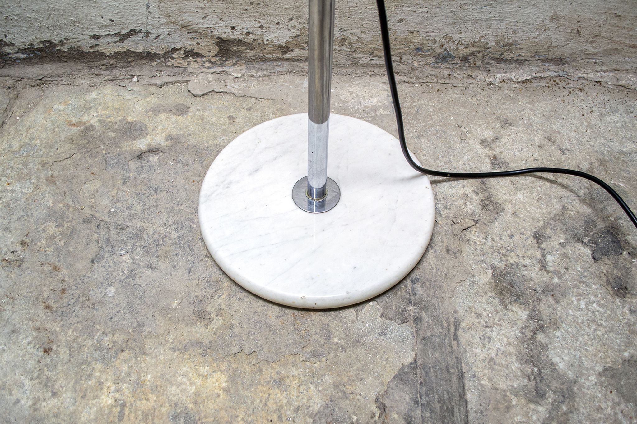 Italian Floor Lamp Mezzaluna by Bruno Gecchelin for Skipper, 1970s