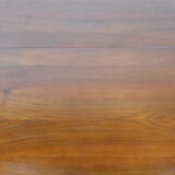 Expandable round teak table