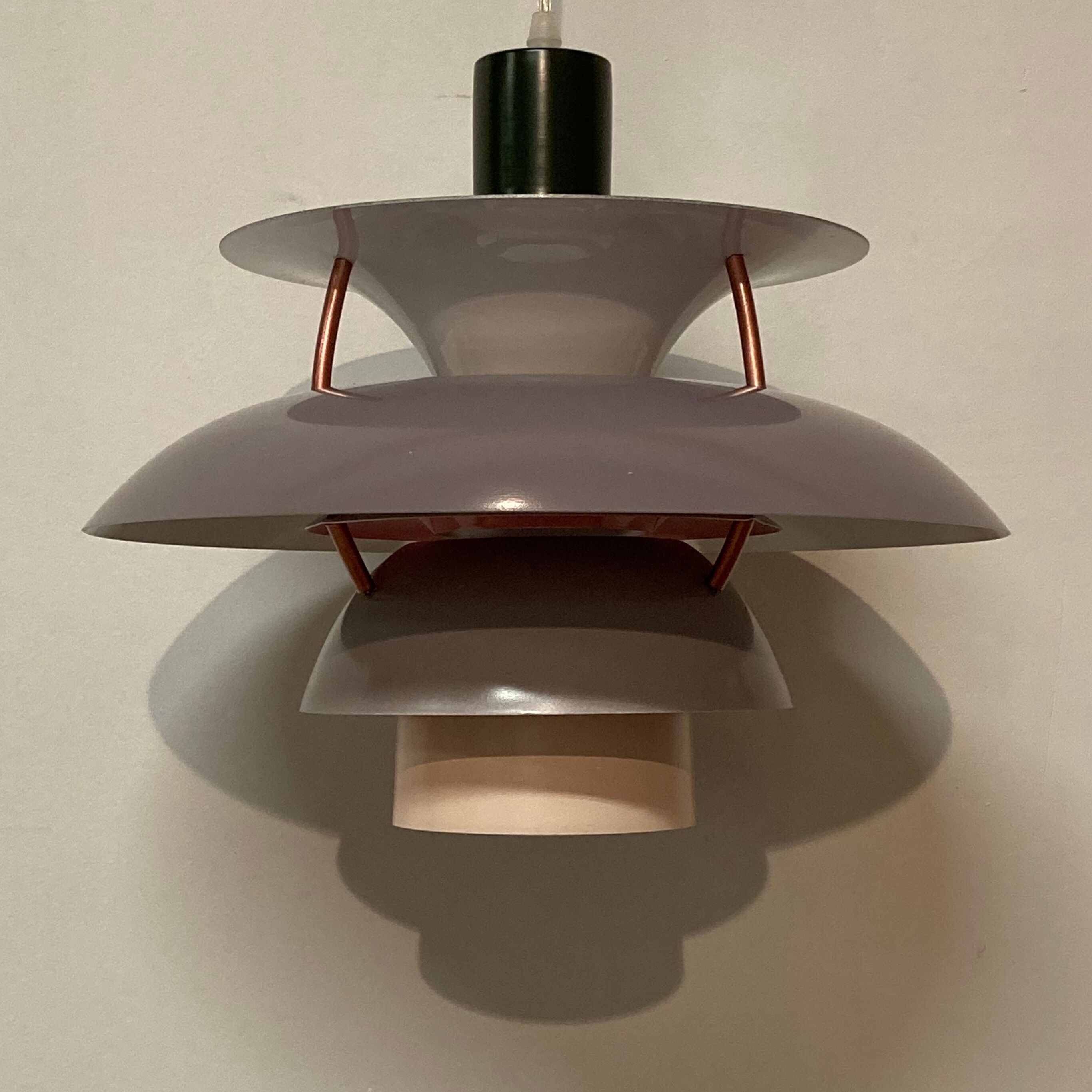 Suspension Louis Poulsen design scandinave
