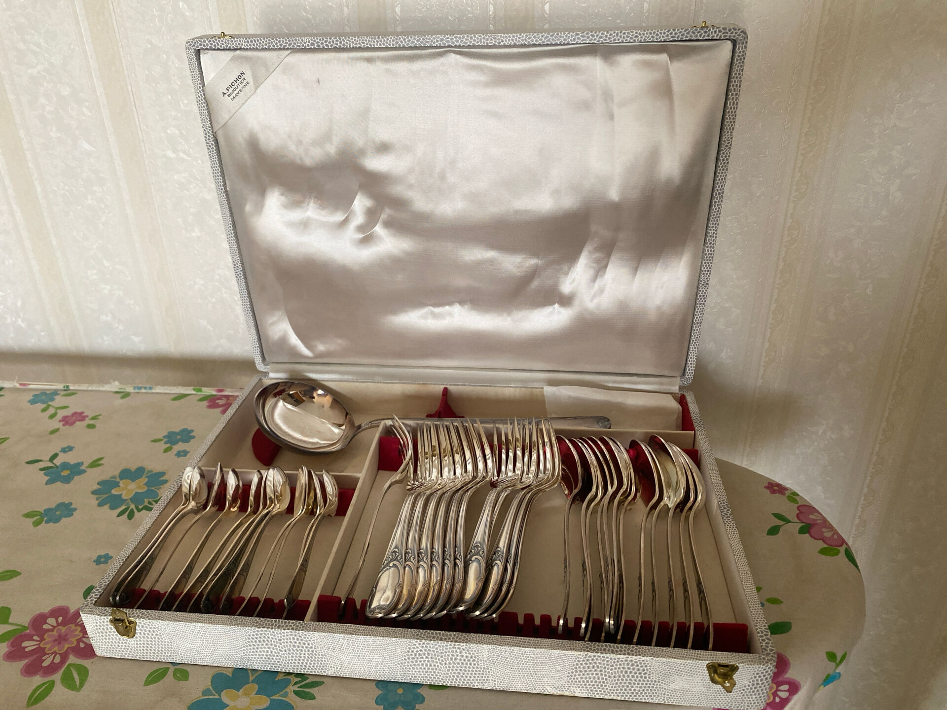 37-piece silver-plated cutlery set - Vintage Liberty silverware