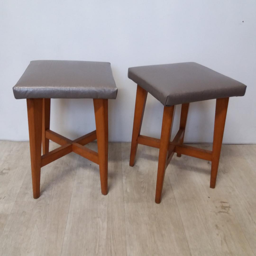 Tabouret skaî