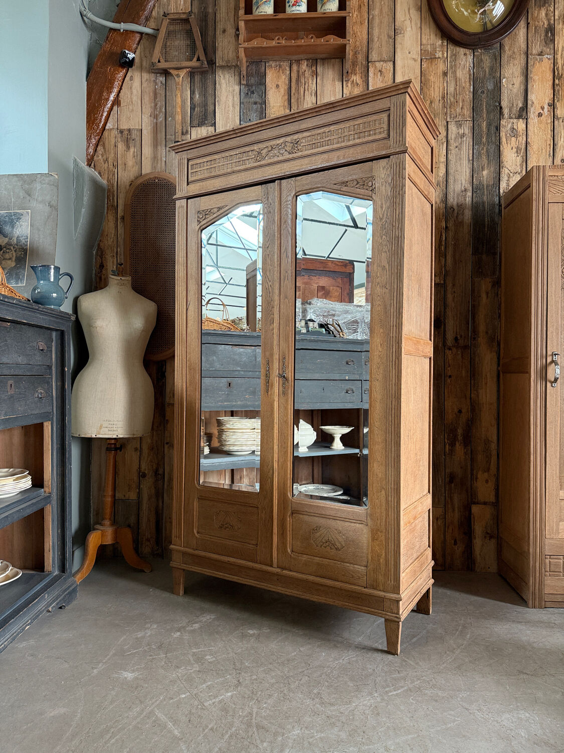 Art Deco oak wardrobe (renovated)
