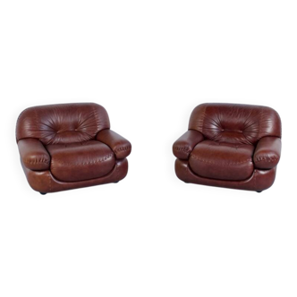 Pair of Sapporo leather armchairs from the 1970s, by Mobil Girgi.