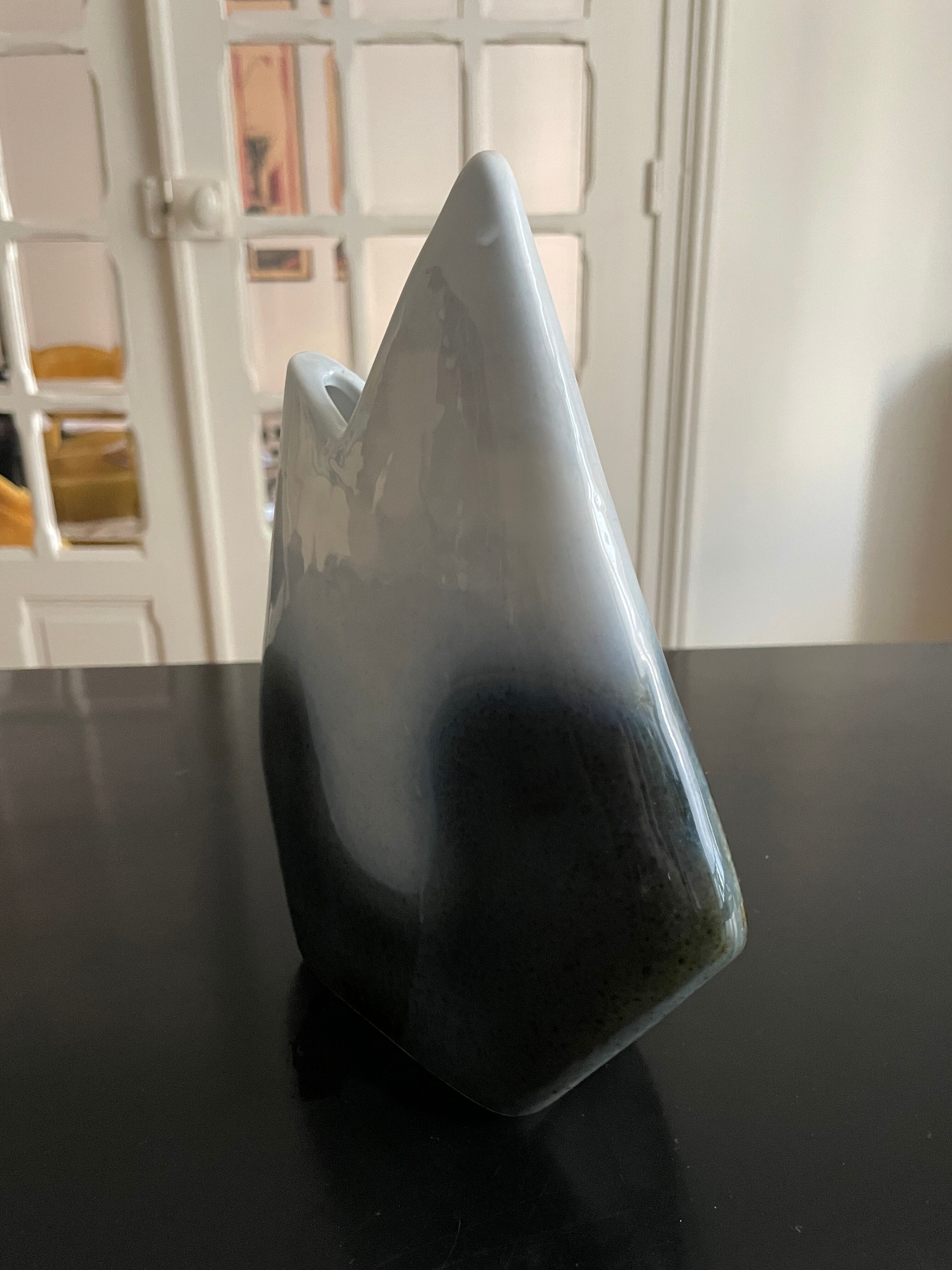 Yves Mohy vase in Virebent porcelain
