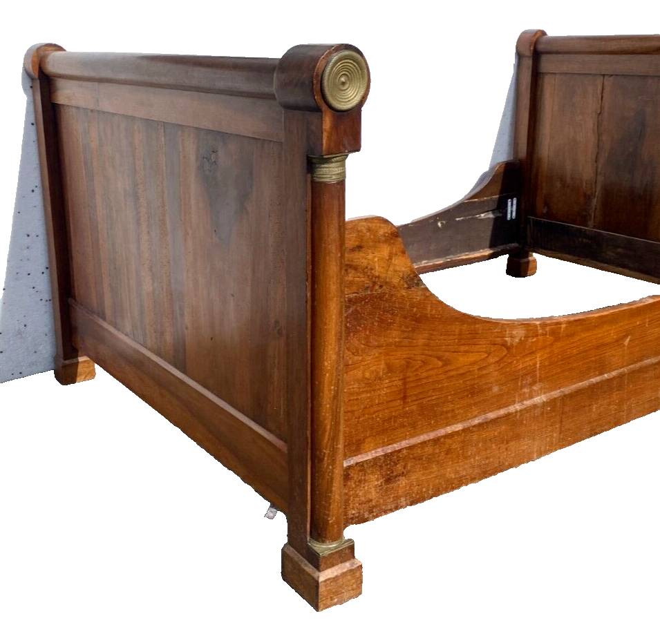 Empire period sleigh bed in solid walnut 19th century