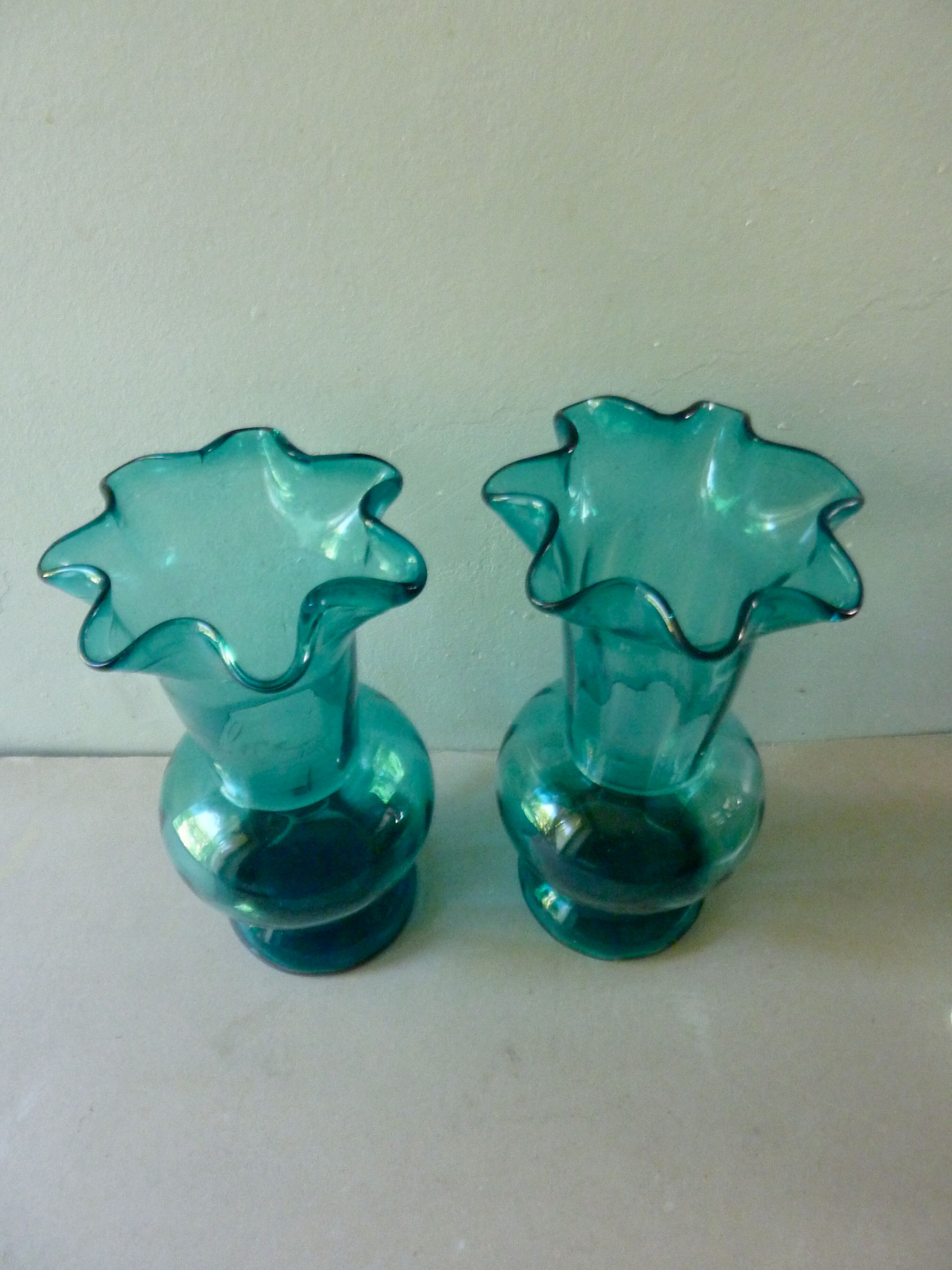 Pair of bride in blue duck glass vases of the 1920s