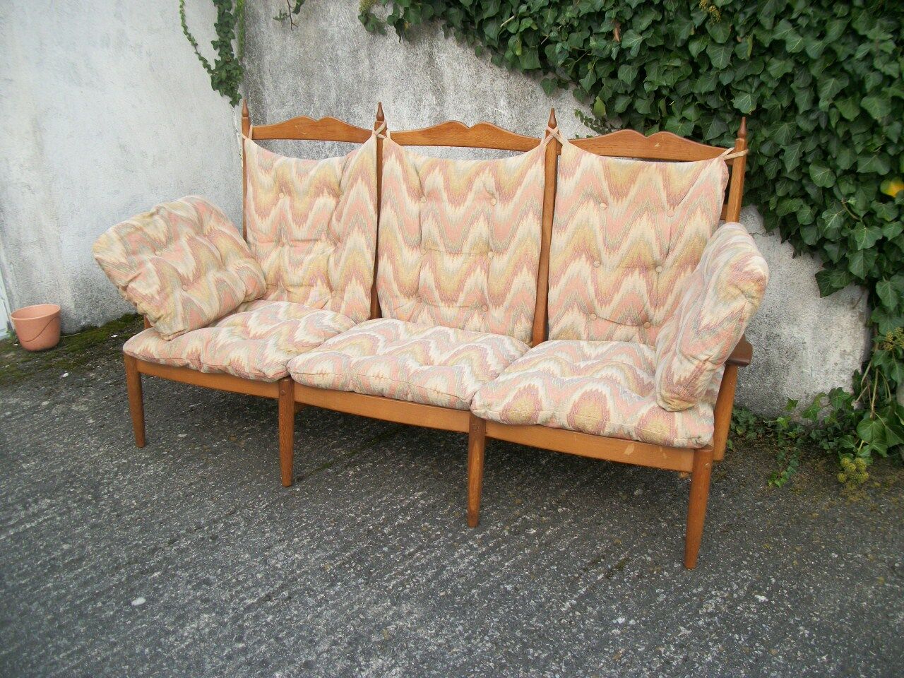 The 60s 70s couch