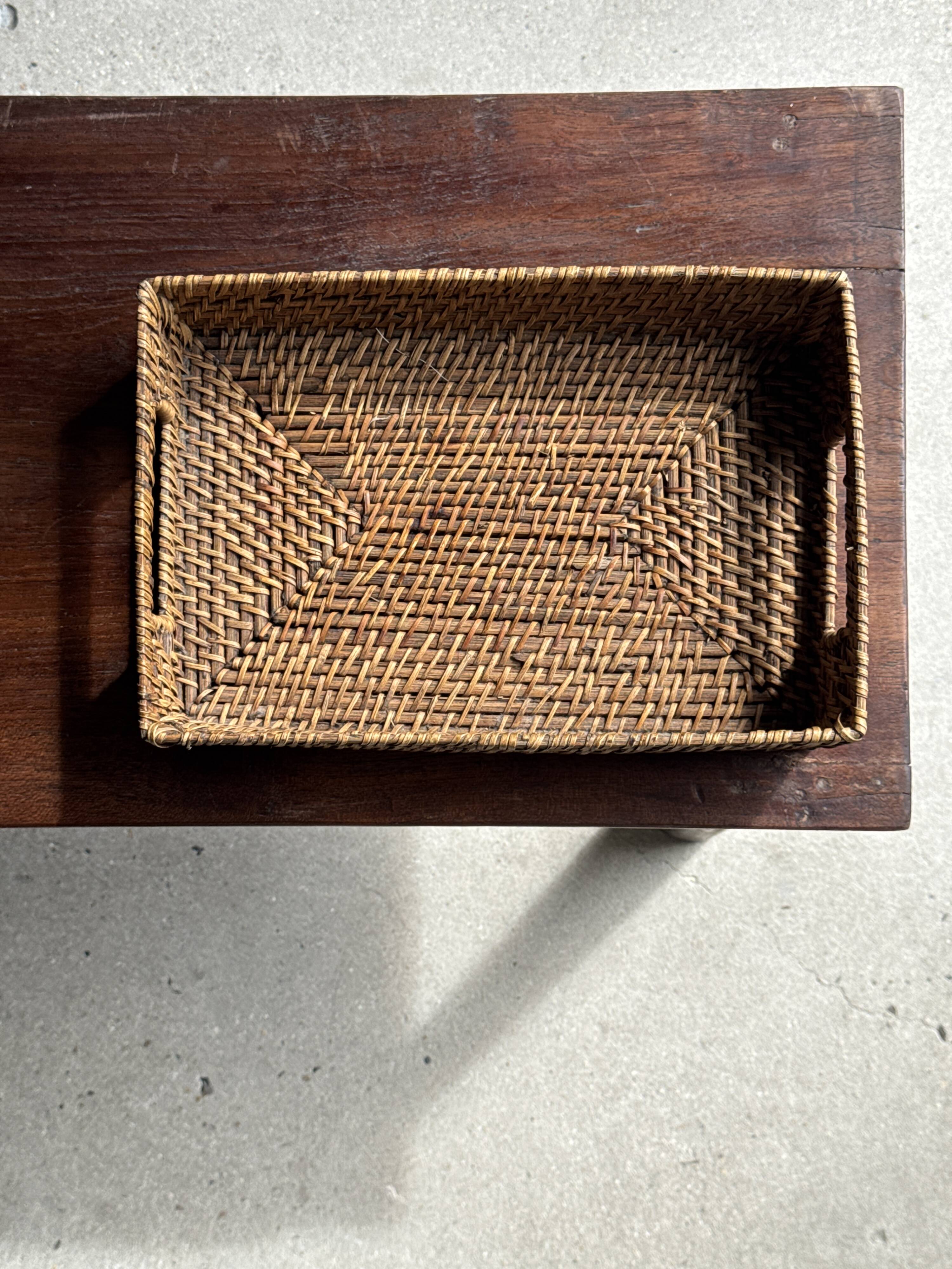 Rectangular woven wicker basket L32 W20 H8 cm