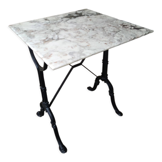 Bistro table in marble and cast iron "Le bon marché"
