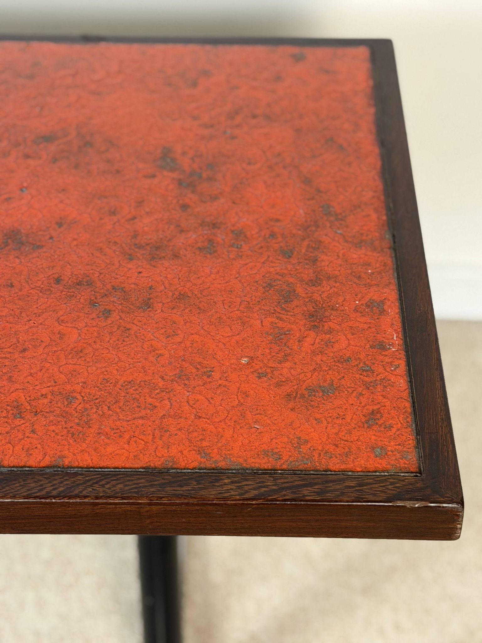 Table de bistrot vintage céramique rouge orangé