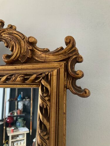Ancien miroir à fronton en bois doré