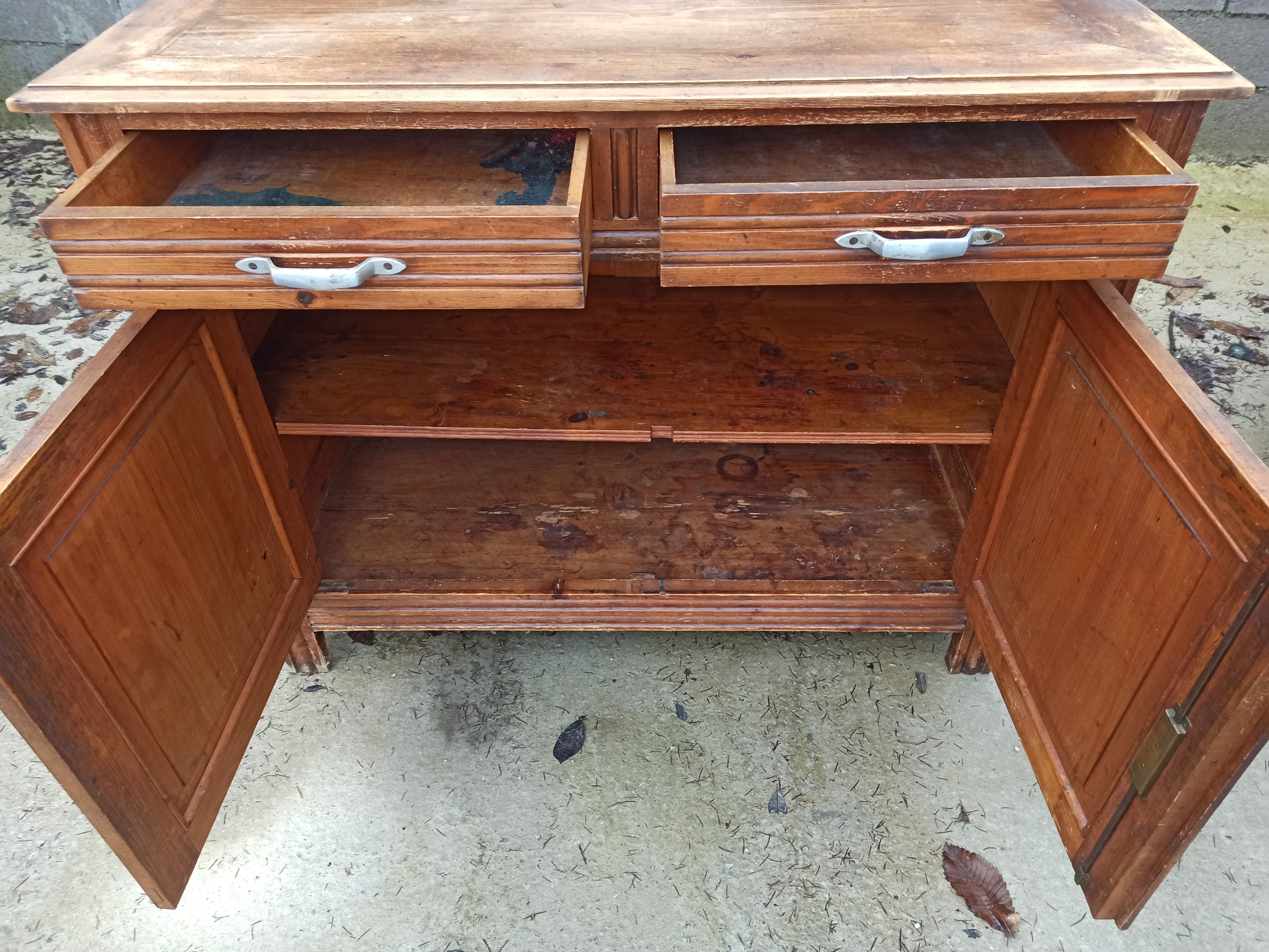 Low Parisian wooden sideboard 2 doors 2 drawers