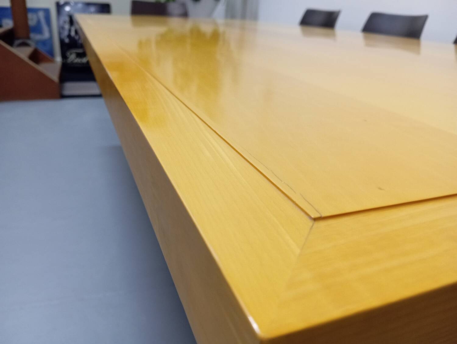 Large Chi Wing Lo designer table for Giorgetti Italy