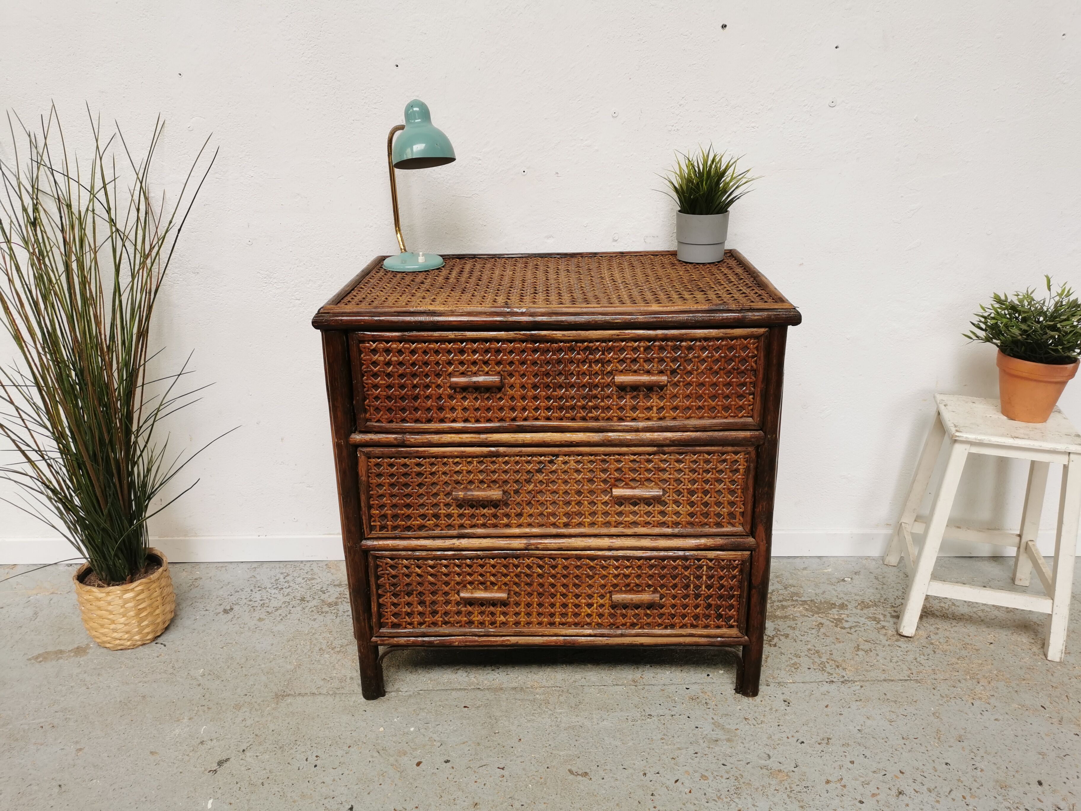 Commode vintage en rotin et cannage