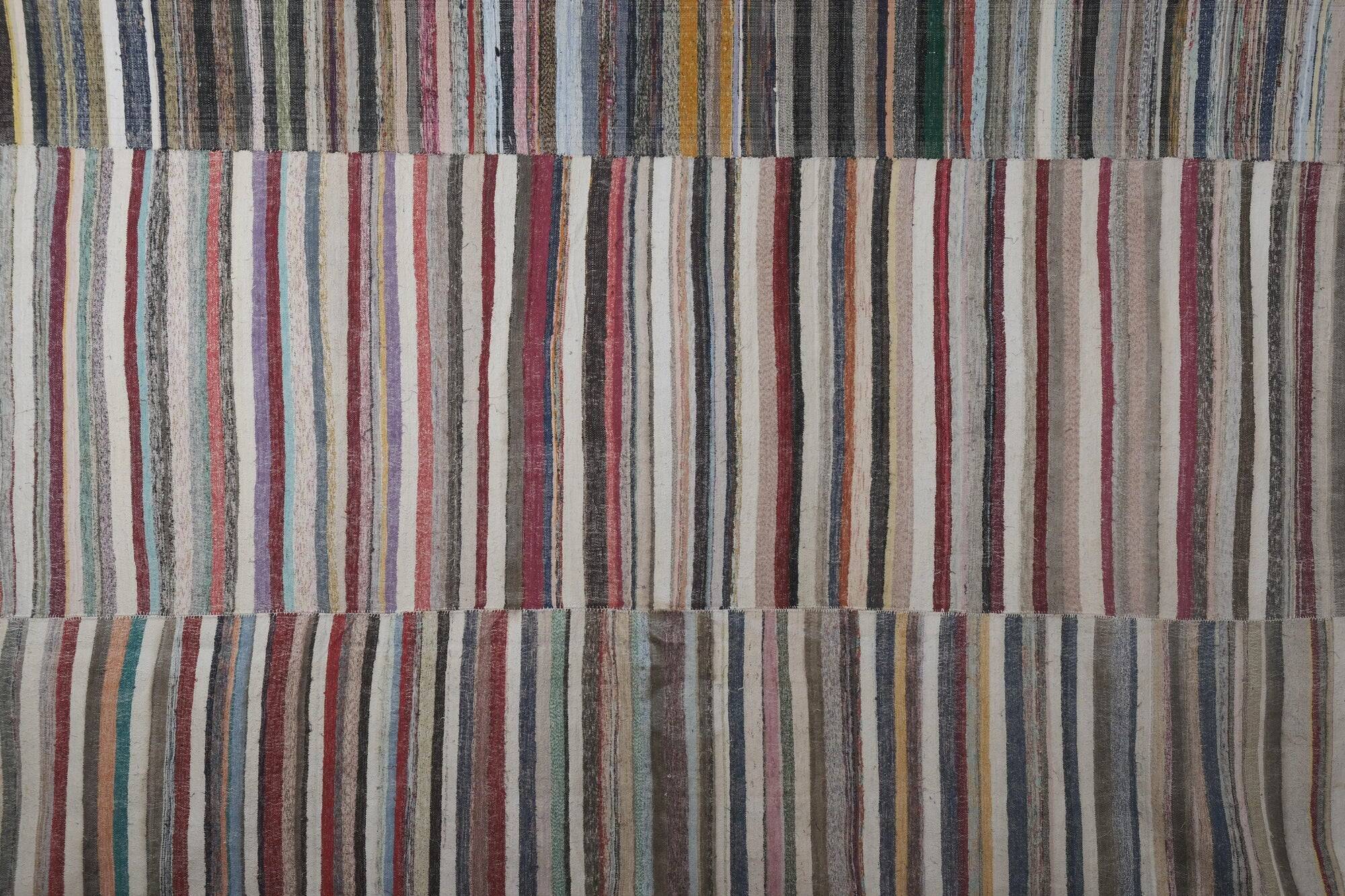 Vintage Turkish kilim, handwoven, 398x401 cm.