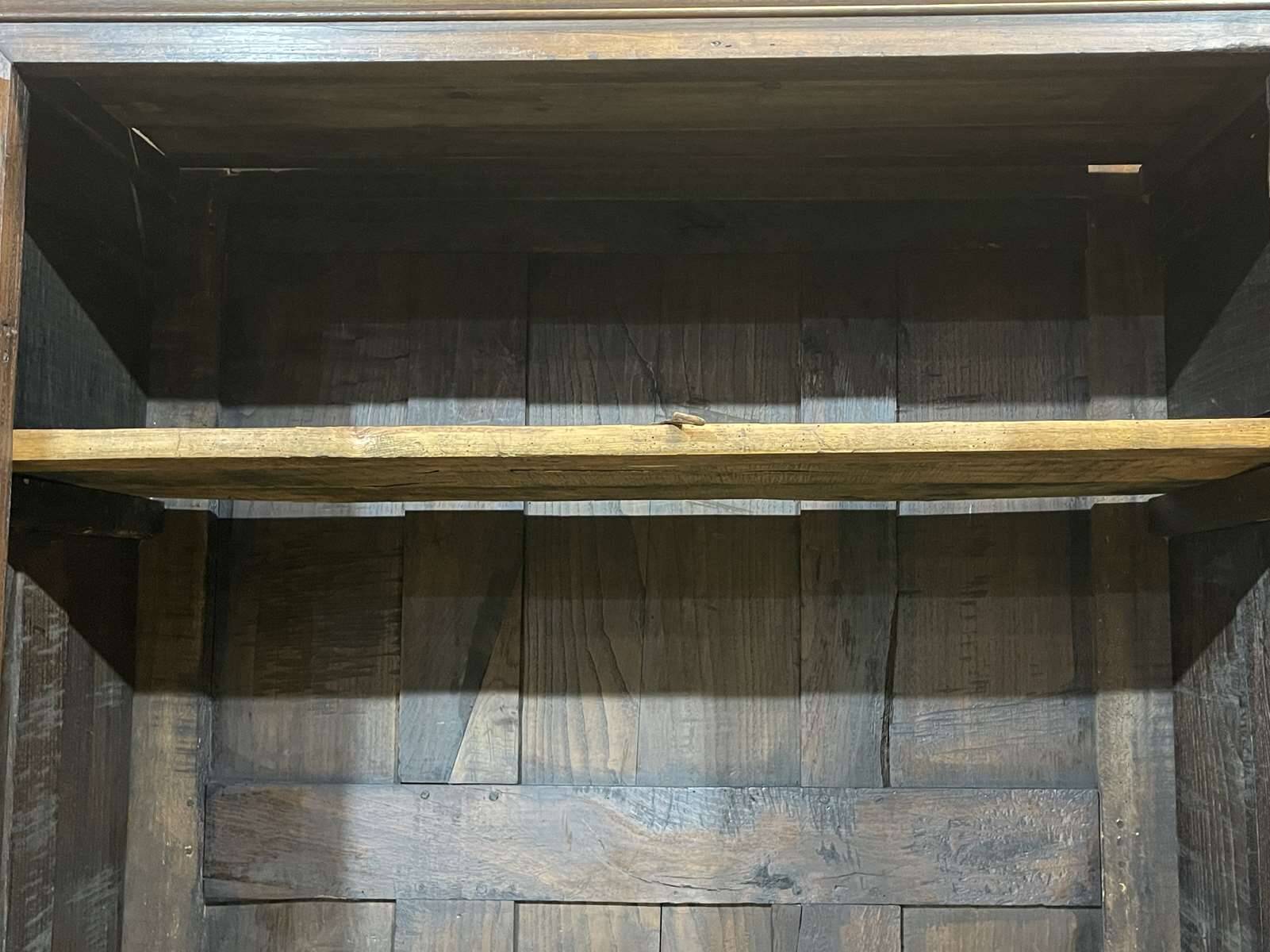 Armoire bretonne XIXème en merisier, chêne et châtaignier