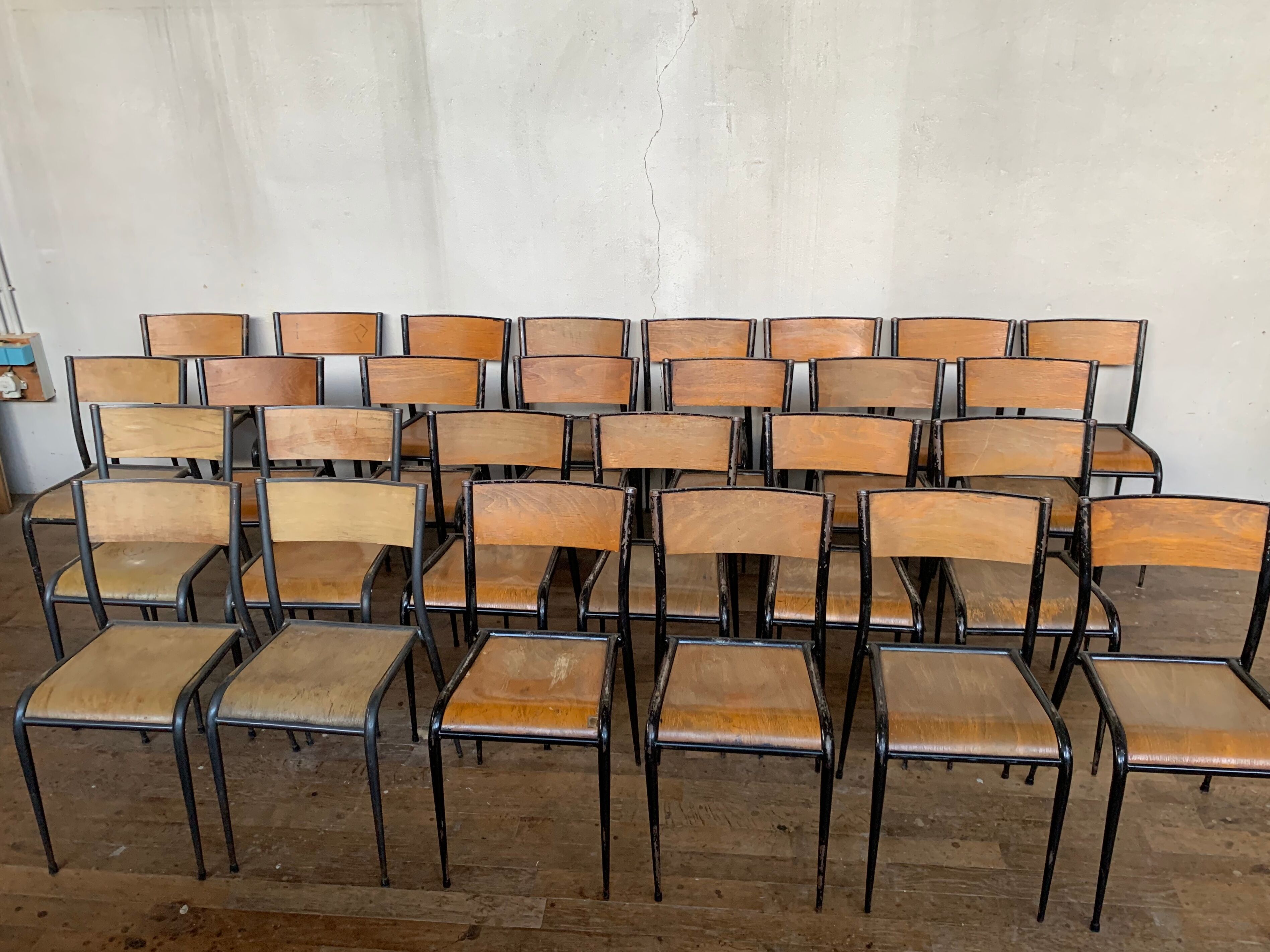 Serie set of 27 school chaises mullca 510 pieds fuseau vintage 1960